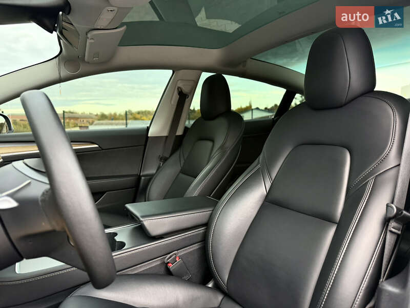 Седан Tesla Model 3 2022 в Кривом Роге