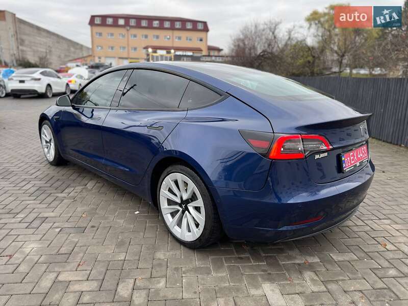 Седан Tesla Model 3 2022 в Луцке