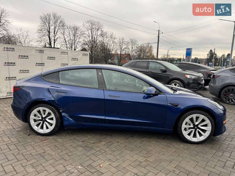 Седан Tesla Model 3 2022 в Луцке