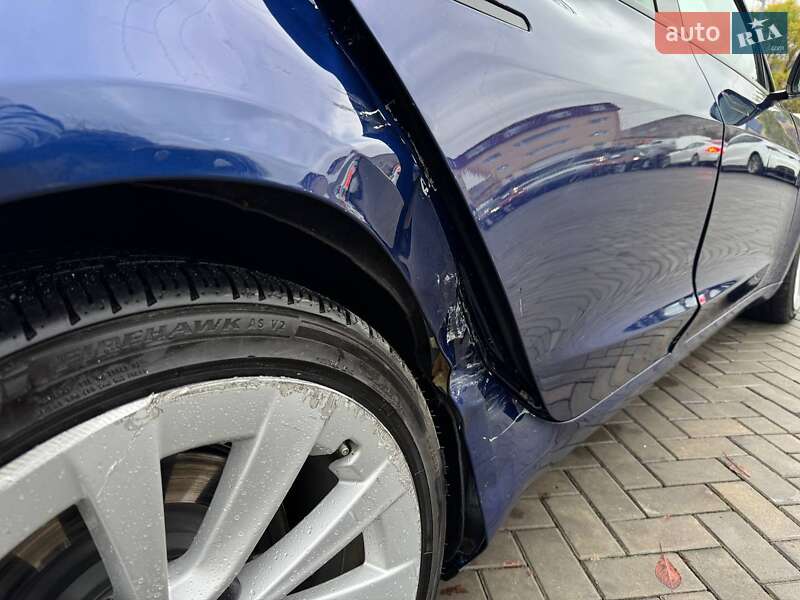 Седан Tesla Model 3 2022 в Луцке
