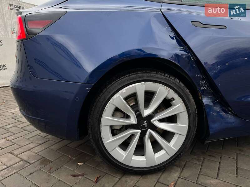 Седан Tesla Model 3 2022 в Луцке