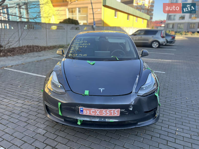 Седан Tesla Model 3 2022 в Луцьку