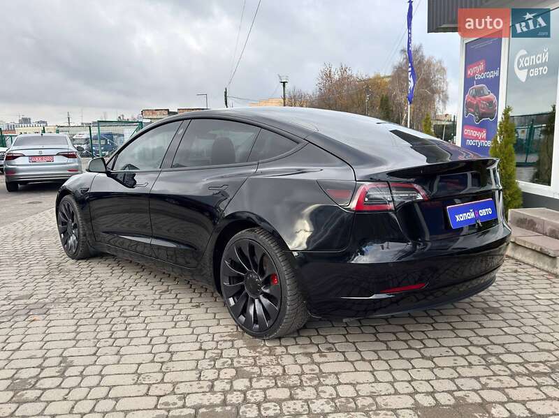 Седан Tesla Model 3 2022 в Львові
