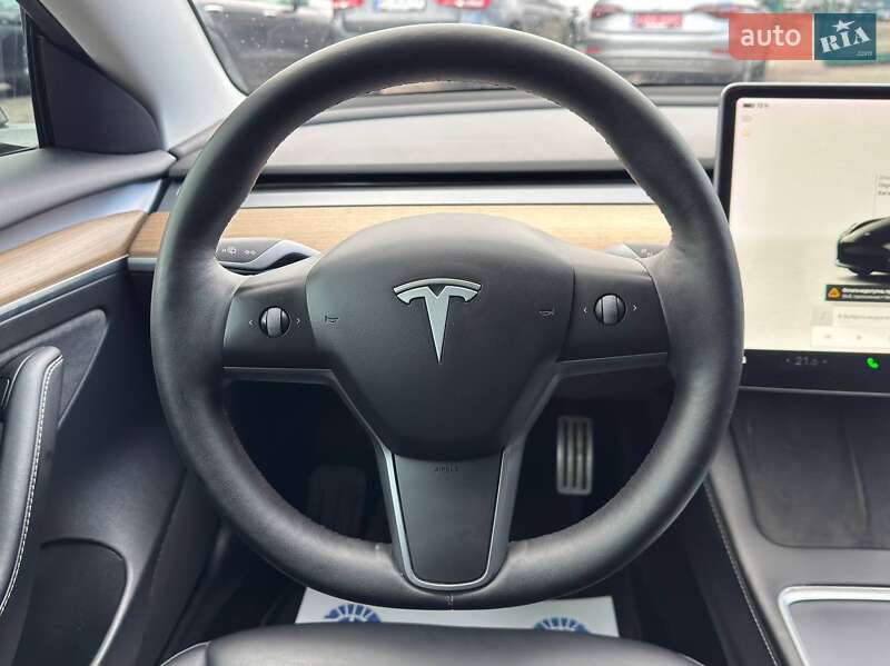 Седан Tesla Model 3 2022 в Львові