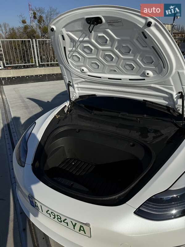 Седан Tesla Model 3 2022 в Киеве фото 9 Седан Tesla Model 3 2022 в Киеве