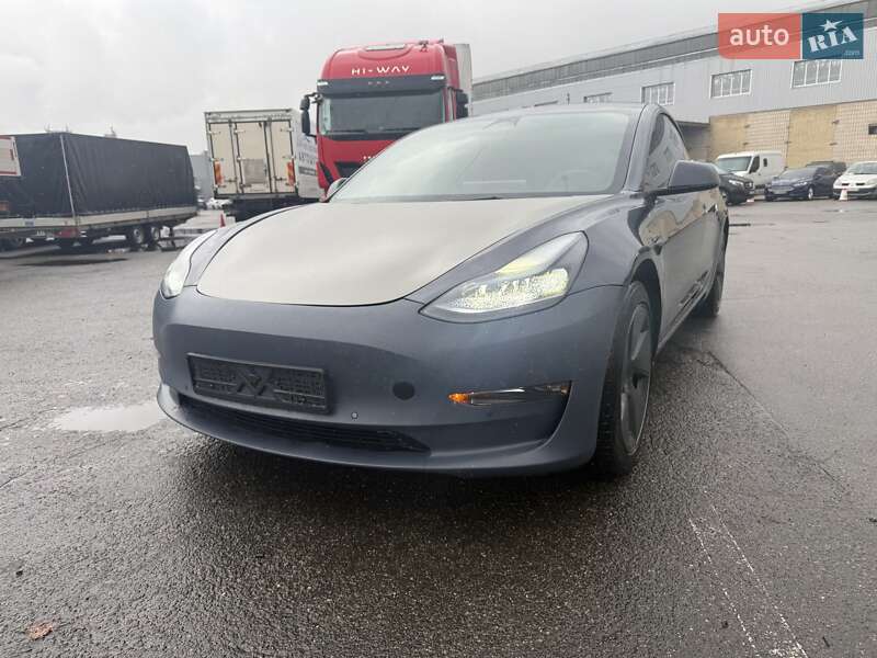 Седан Tesla Model 3 2022 в Киеве