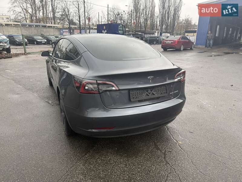 Седан Tesla Model 3 2022 в Киеве