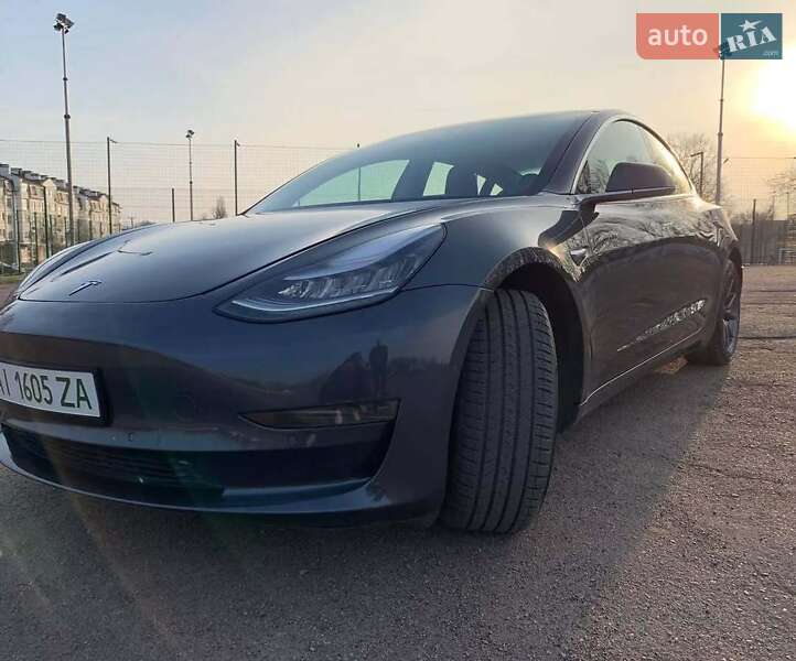 Седан Tesla Model 3 2018 в Львові