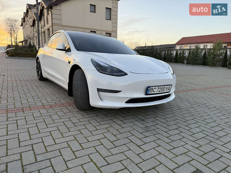 Седан Tesla Model 3 2021 в Золочеве