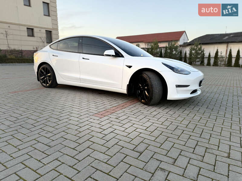 Седан Tesla Model 3 2021 в Золочеве