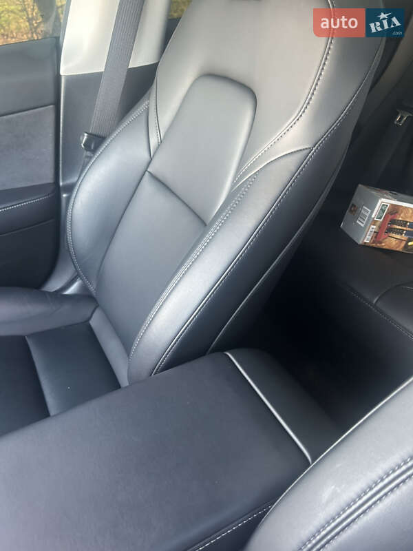 Седан Tesla Model 3 2022 в Черкасах