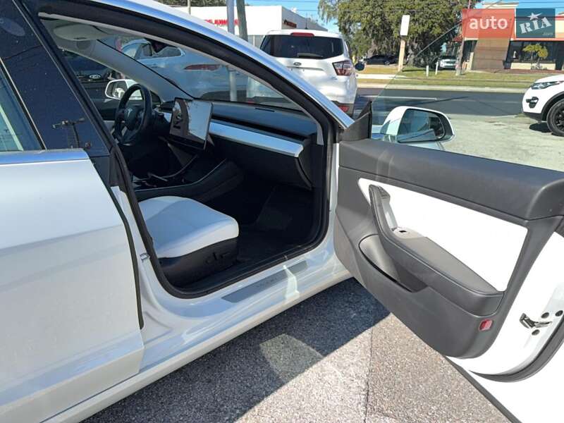 Седан Tesla Model 3 2019 в Днепре