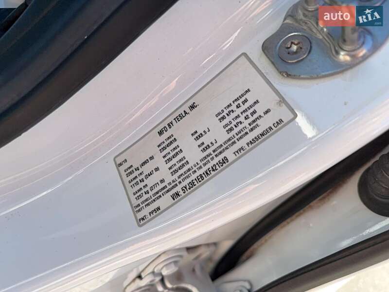 Седан Tesla Model 3 2019 в Днепре