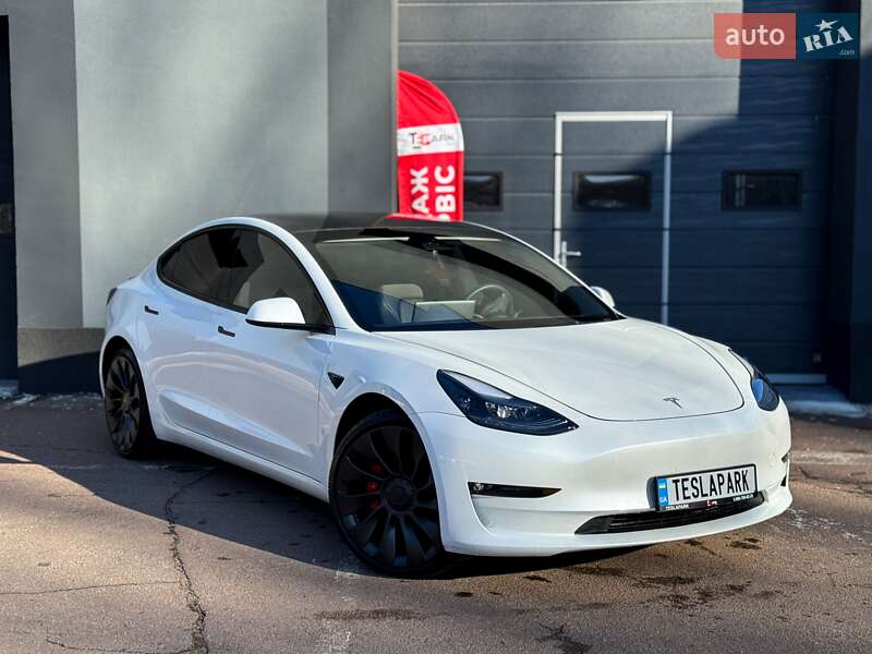 Седан Tesla Model 3 2023 в Києві
