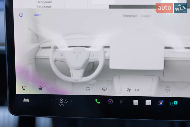 Седан Tesla Model 3 2021 в Львові