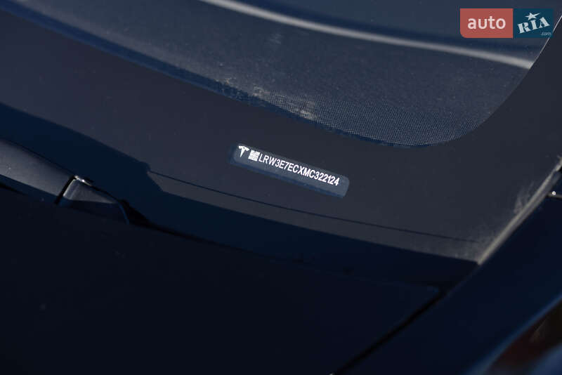 Седан Tesla Model 3 2021 в Львові