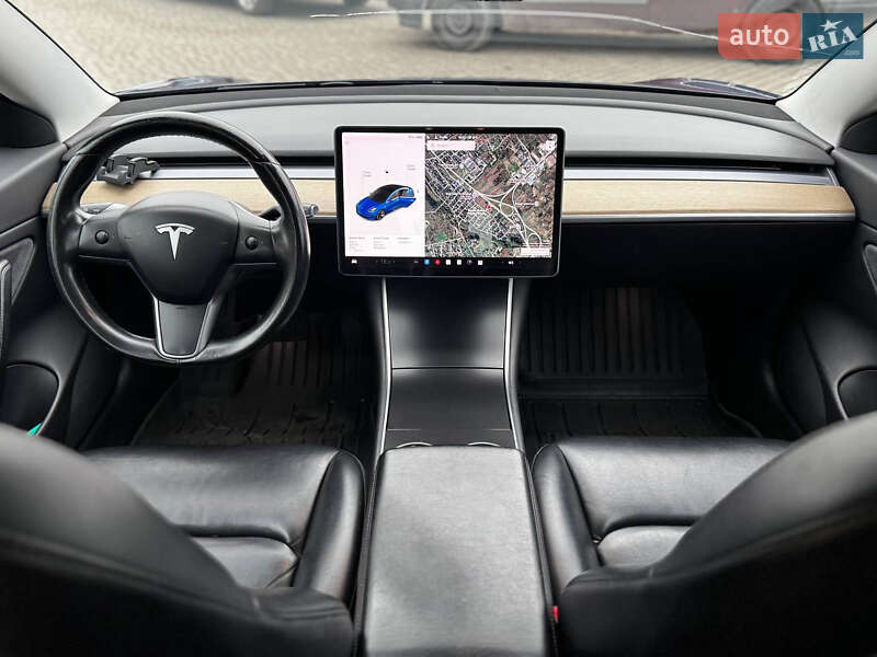 Седан Tesla Model 3 2018 в Львове