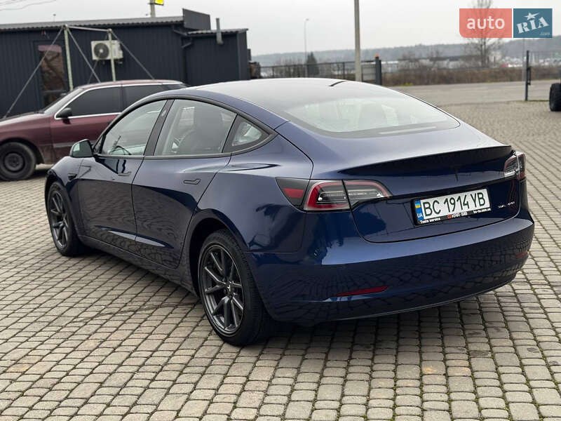 Седан Tesla Model 3 2018 в Львове