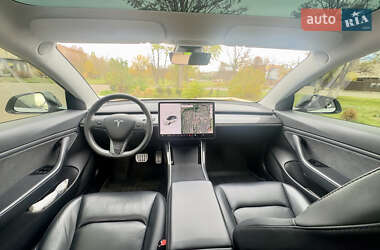 Седан Tesla Model 3 2020 в Кривом Роге