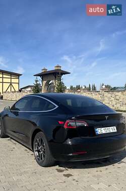 Седан Tesla Model 3 2019 в Черновцах
