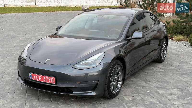 Tesla Model 3 2021