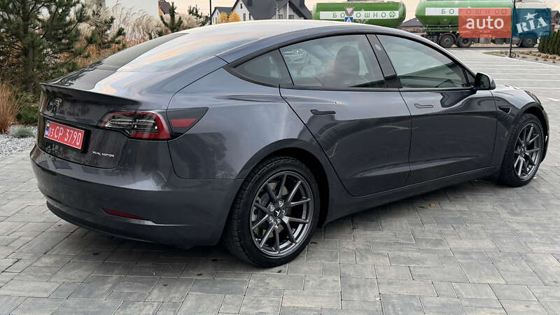 Седан Tesla Model 3 2021 в Луцьку
