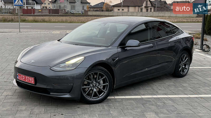 Седан Tesla Model 3 2021 в Луцьку
