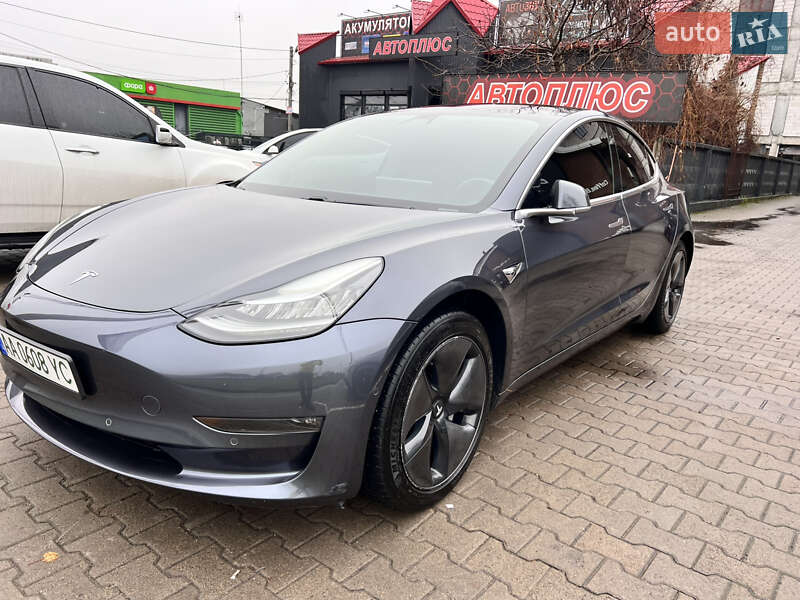 Седан Tesla Model 3 2018 в Киеве