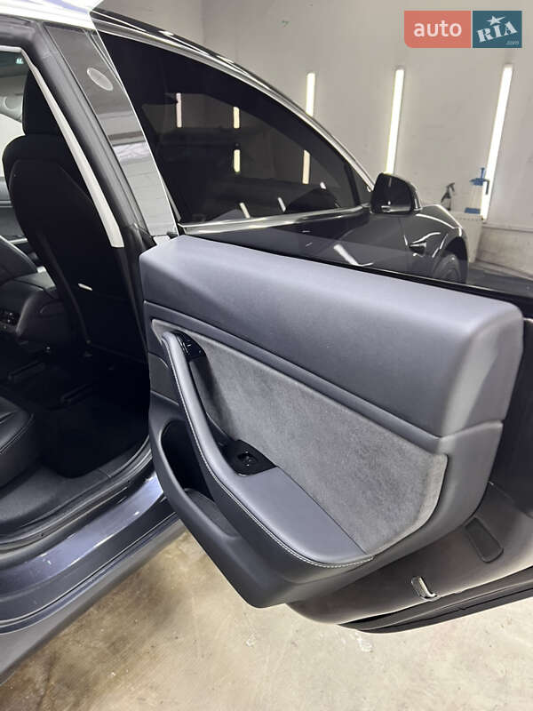 Седан Tesla Model 3 2018 в Киеве