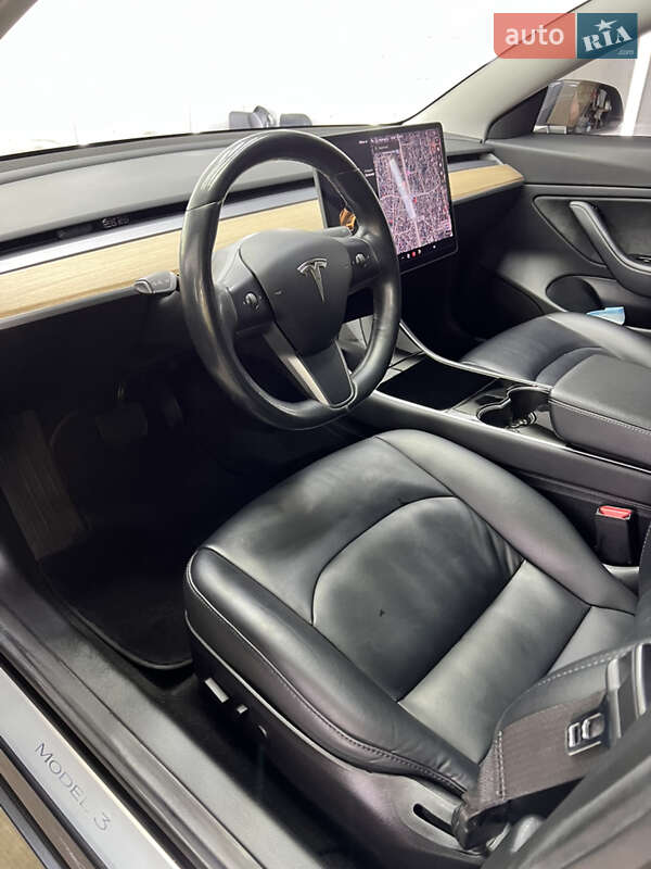Седан Tesla Model 3 2018 в Киеве