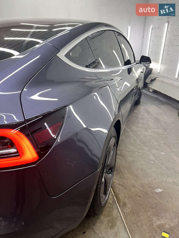Седан Tesla Model 3 2018 в Киеве