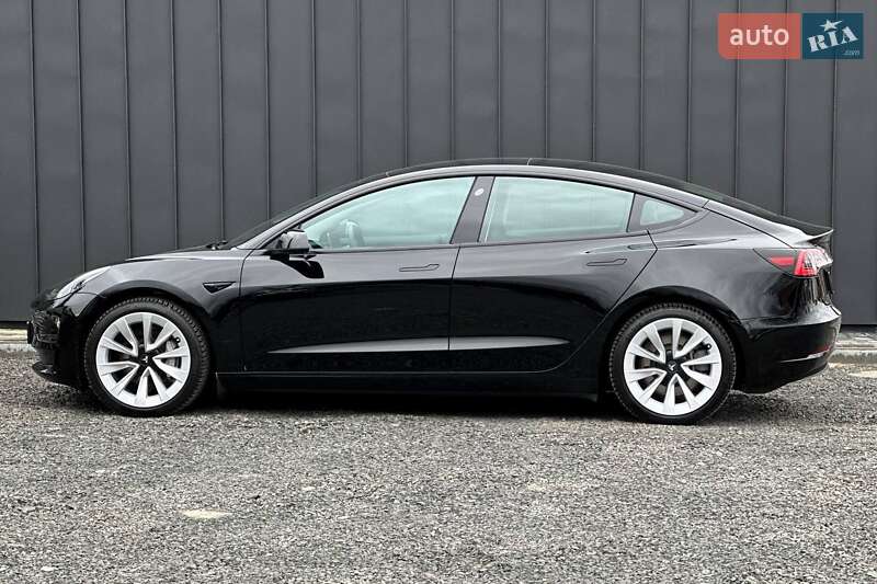 Седан Tesla Model 3 2022 в Луцке