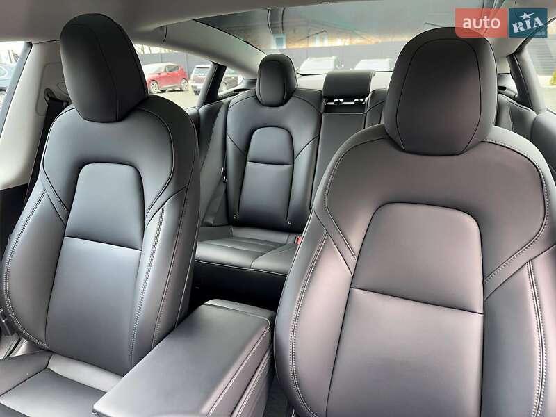 Седан Tesla Model 3 2022 в Луцке