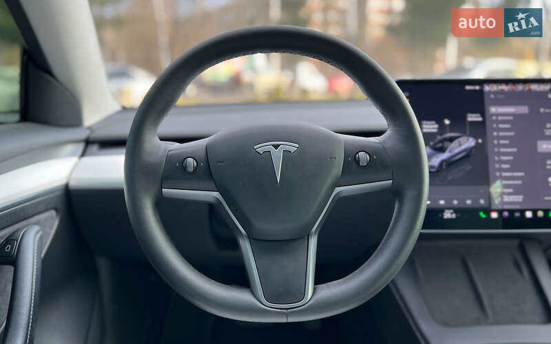 Седан Tesla Model 3 2022 в Львове