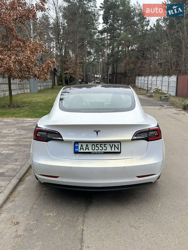 Седан Tesla Model 3 2019 в Киеве