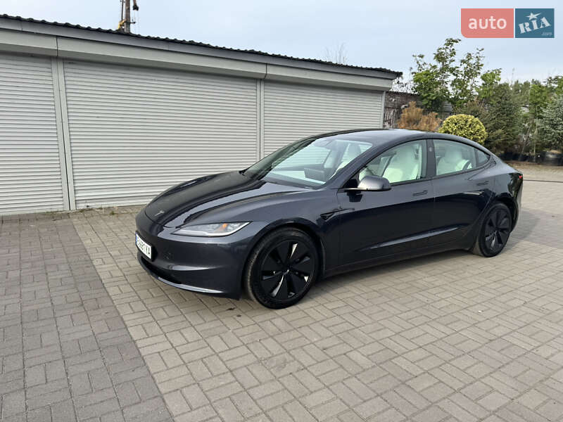 Седан Tesla Model 3 2024 в Днепре