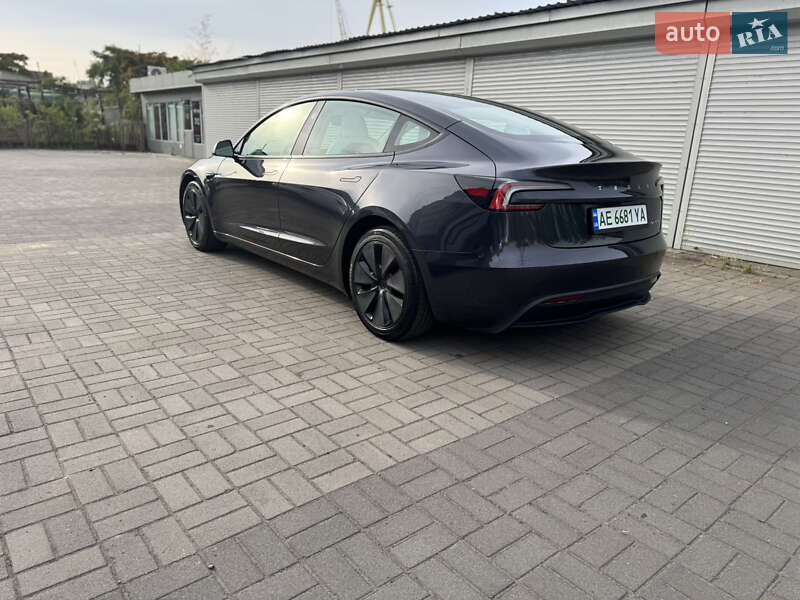 Седан Tesla Model 3 2024 в Днепре