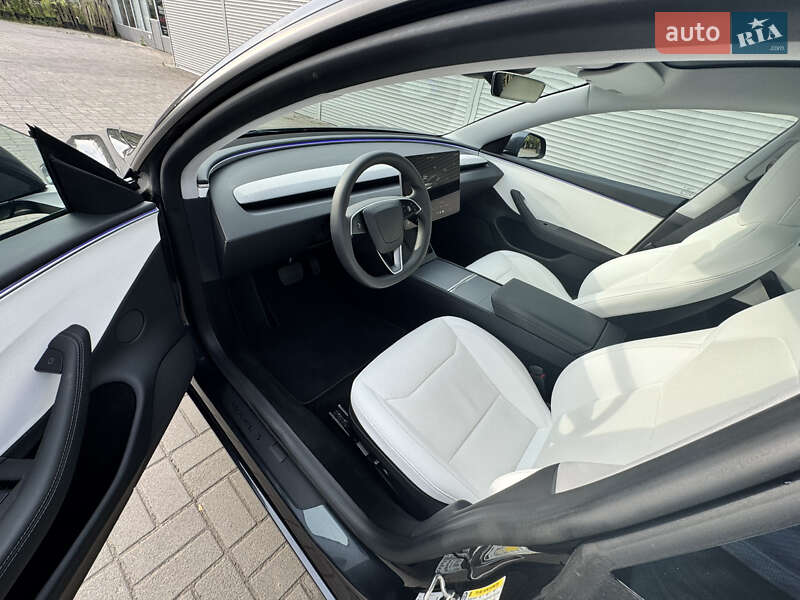 Седан Tesla Model 3 2024 в Днепре