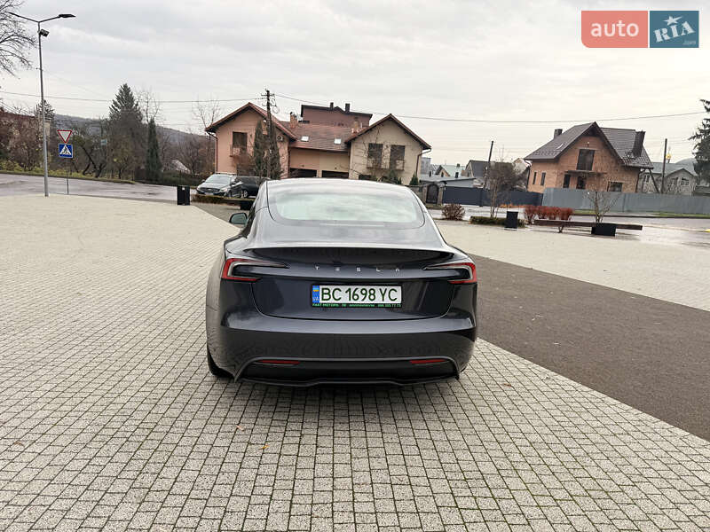 Седан Tesla Model 3 2024 в Львове