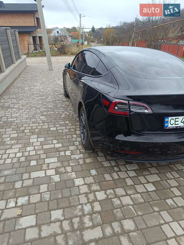 Седан Tesla Model 3 2019 в Черновцах