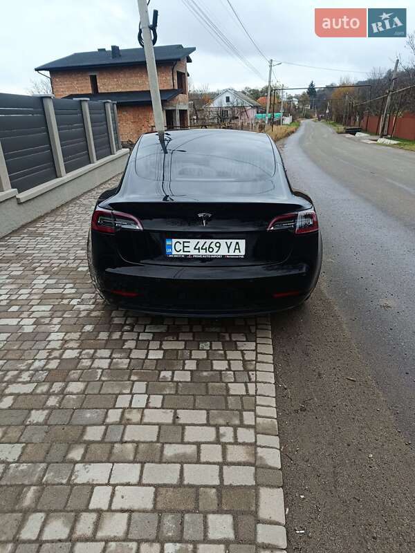 Седан Tesla Model 3 2019 в Черновцах