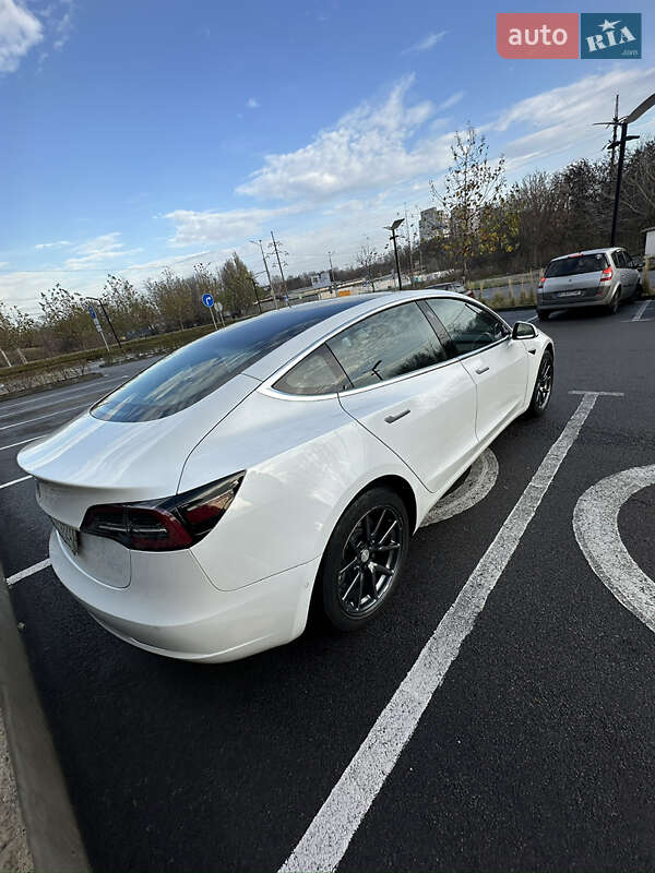 Седан Tesla Model 3 2018 в Днепре