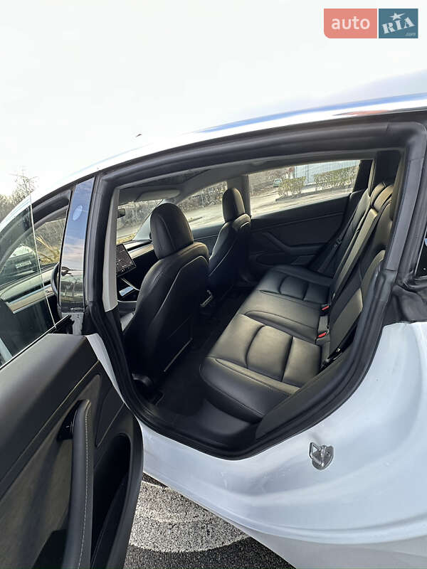 Седан Tesla Model 3 2018 в Днепре
