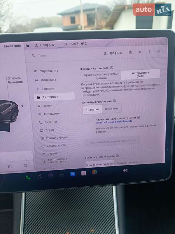Седан Tesla Model 3 2019 в Черновцах