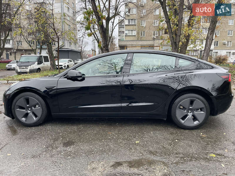 Седан Tesla Model 3 2023 в Киеве