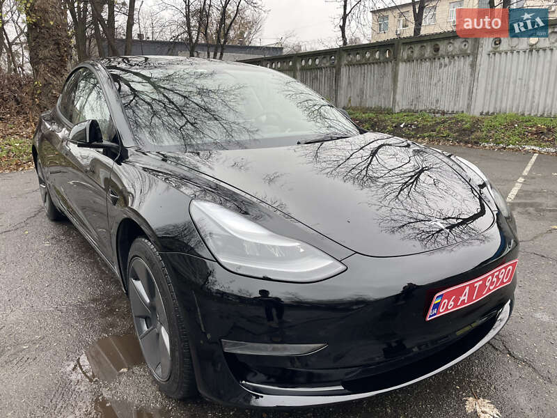 Седан Tesla Model 3 2023 в Киеве