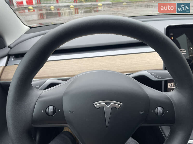 Седан Tesla Model 3 2023 в Киеве