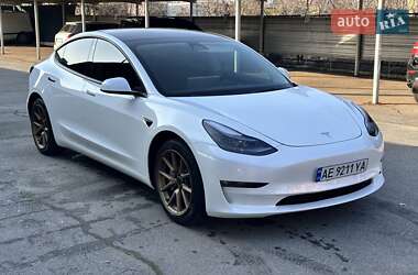 Седан Tesla Model 3 2023 в Кривому Розі