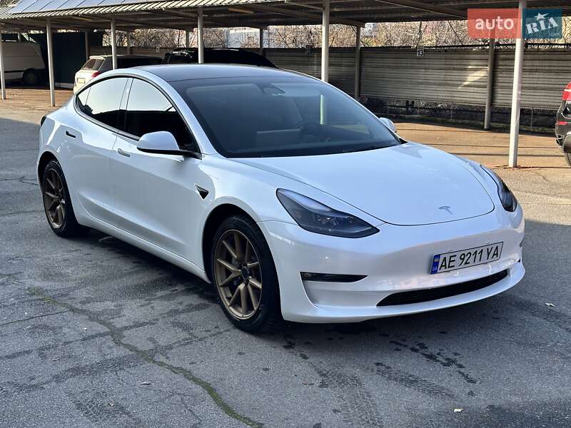 Tesla Model 3 2023