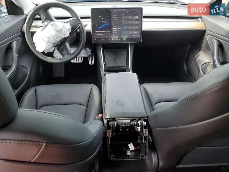 Седан Tesla Model 3 2019 в Самборе